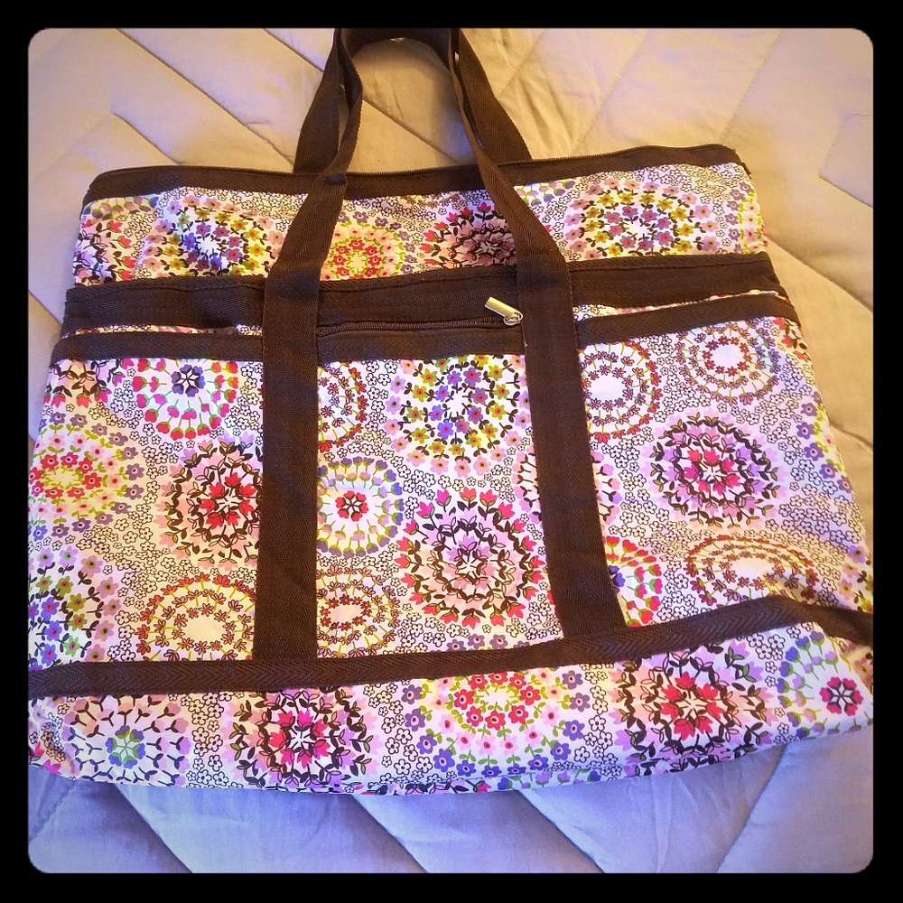 In stitches beach tote